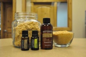 Recept - Maak je eigen essentiële olie scrub