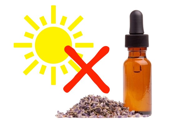 Zon vermijden bij gebruik van essentiële oliën op je huid