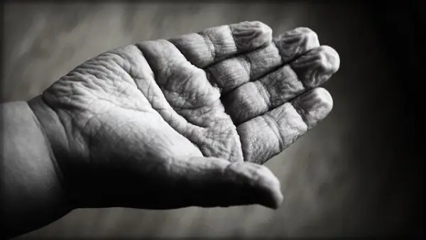 Ouderen, massage en essentiële oliën