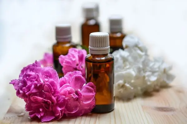 Parfum maken met essentiële oliën